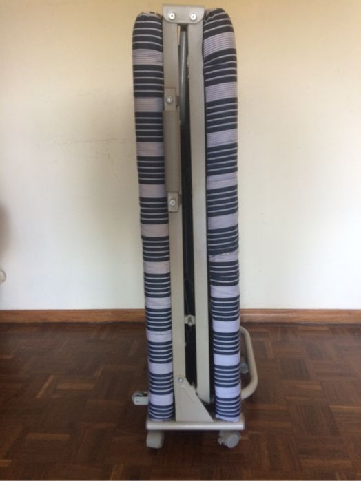 Cama articulada(chamada cama de hóspede)