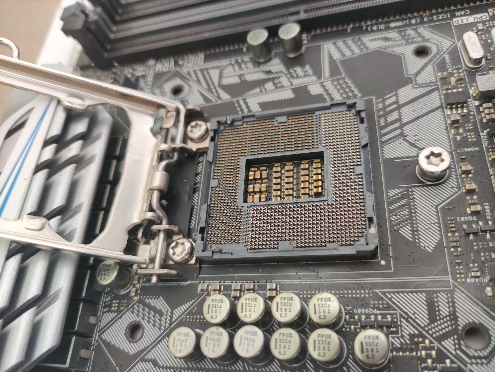 Материнская плата ASUS Z170 Deluxe 1151 4xDDR4 WiFi 6x SATA 1xM2 PCI-E