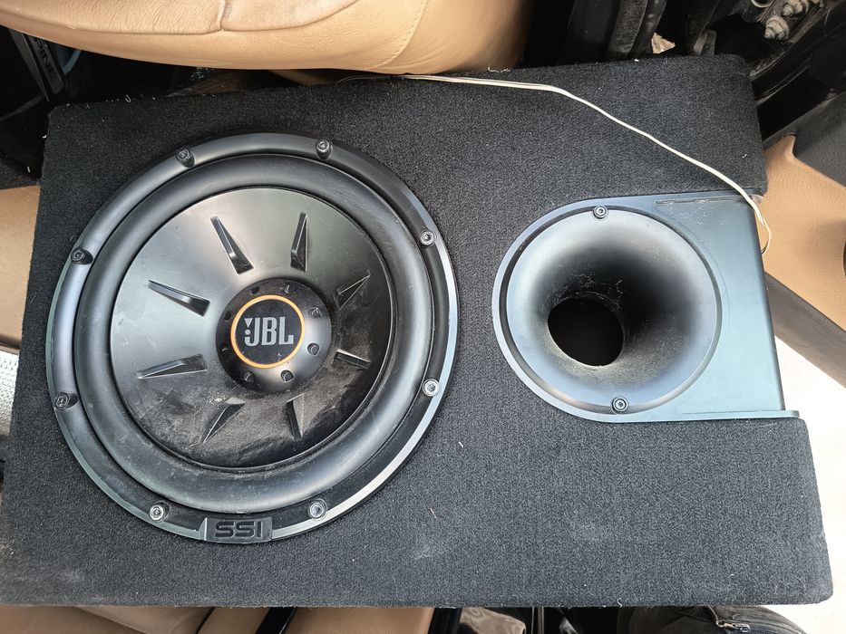 Subwoofers e amplificador