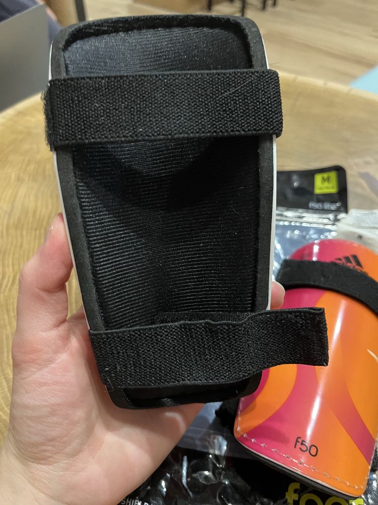 Ochraniacze piłkarskie adidas f50