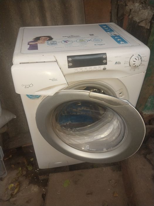 Продам стиральную машину Candy на запчасти
