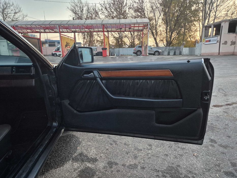 Mercedes 124 Купе в гарному стані
