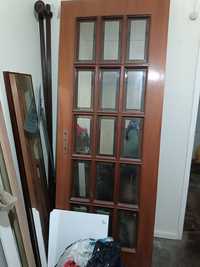 Vendo portas madeira com vidros
