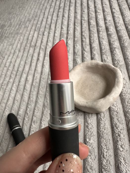 MAC powder kiss lipstick pomadka Mandarin O 308