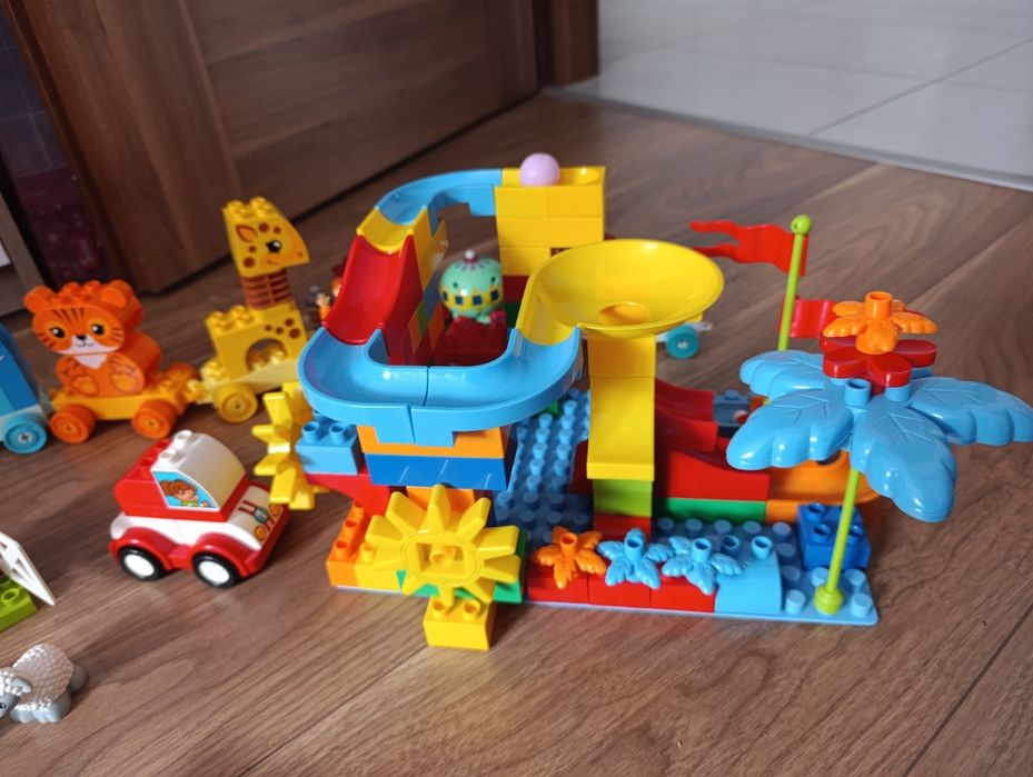 Duży zestaw LEGO Duplo farma, zwierzęta gospodarskie, pociąg ze zwierz