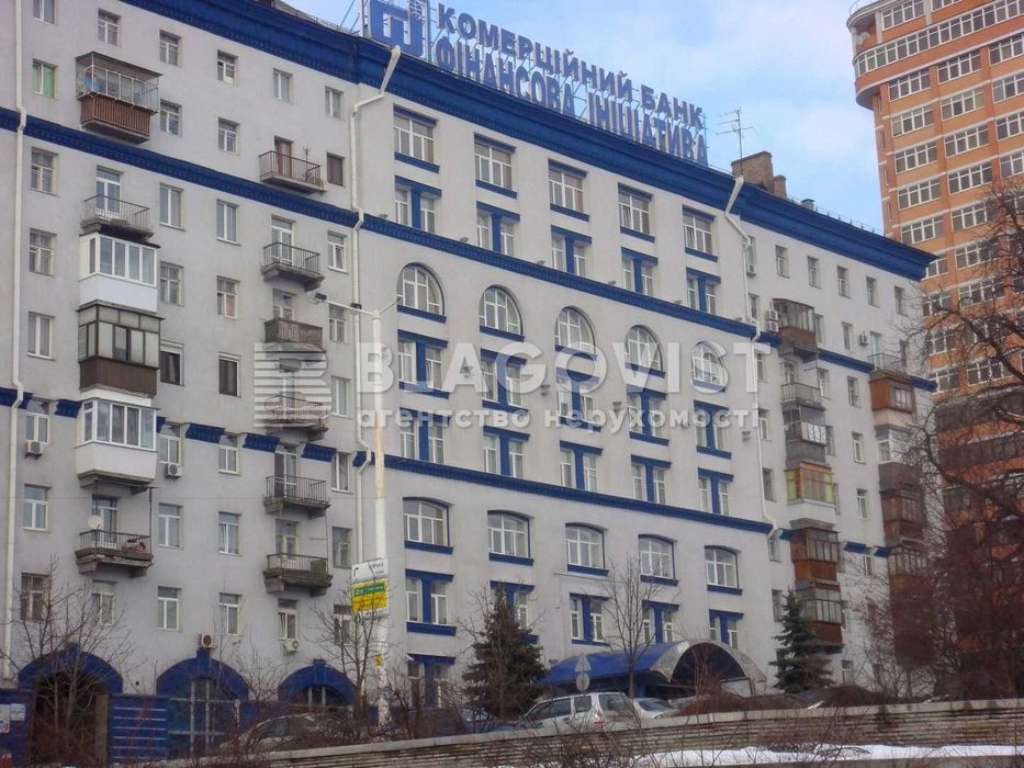 Продаж 2 к квартири Коновальця 7/9  Палац Україна ремонт!!!