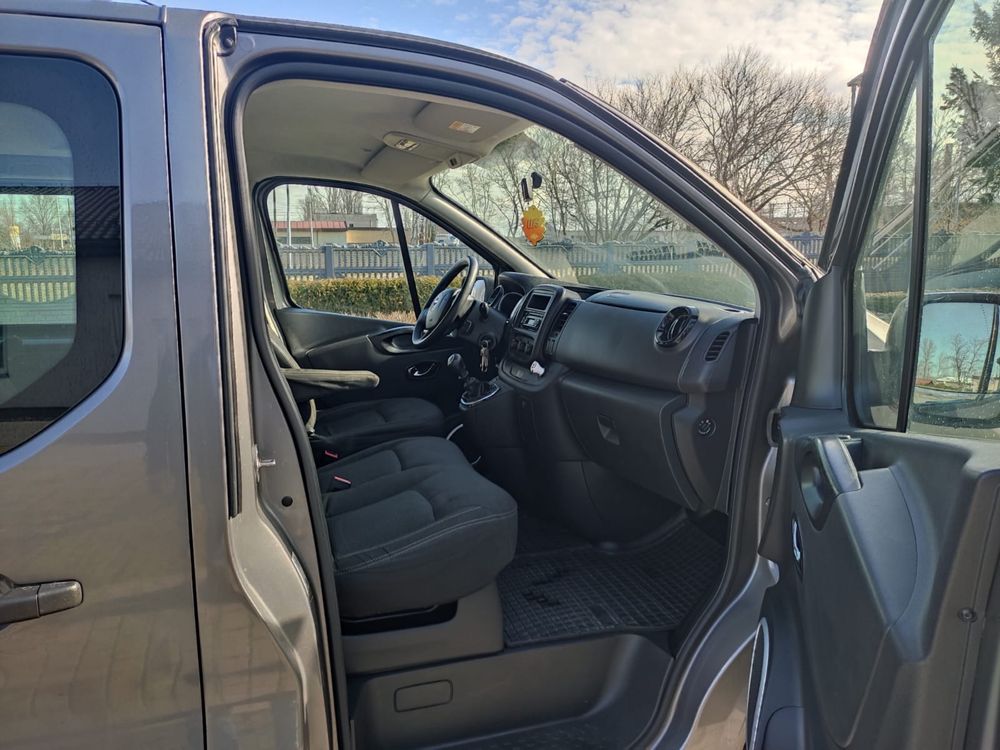 Opel vivaro 1.6 2015r.9 osób long