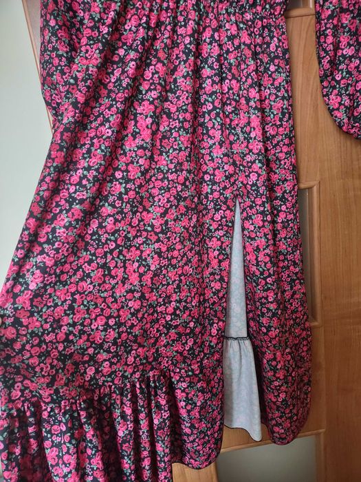 Sukienka xl  w czerwone kwiatuszki