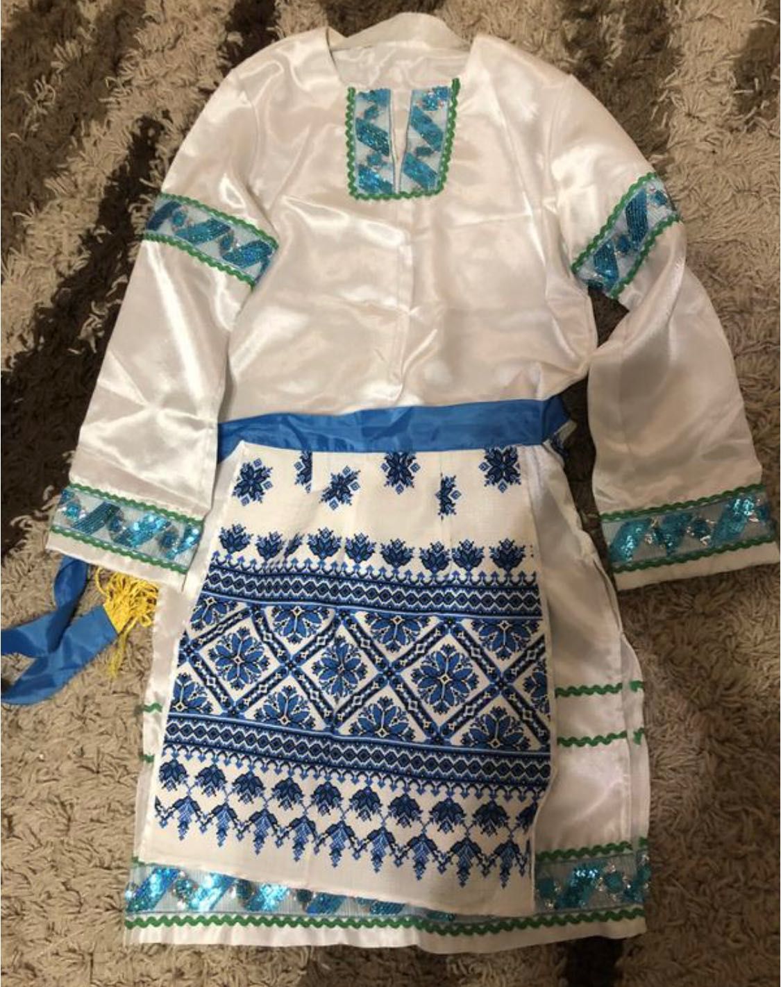 Продам Украинский костюм