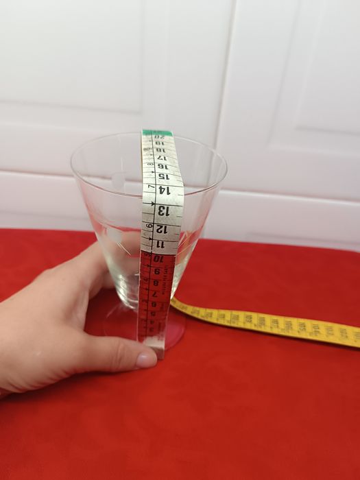 Copo Cristal Vintage. Flores em Relevos. 13,5 cm