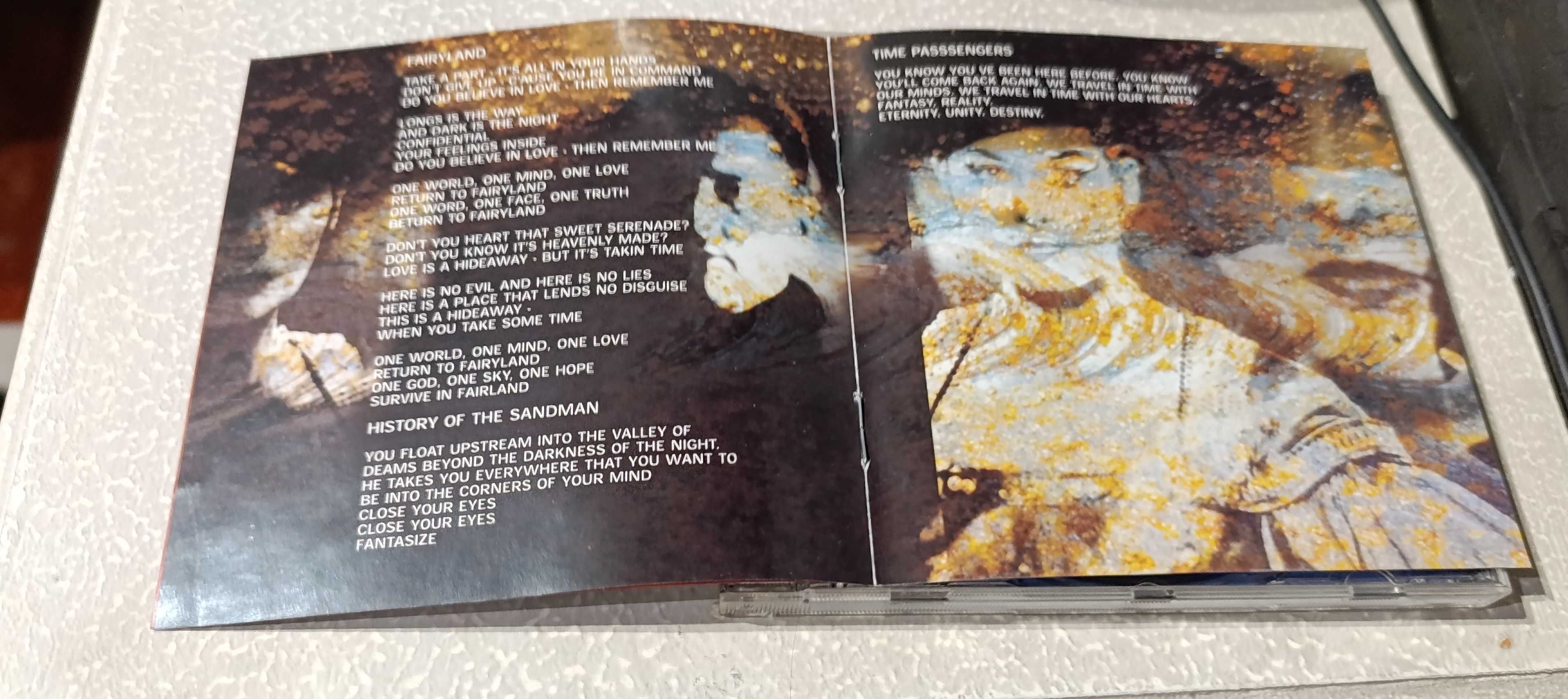 CD F.r.e.u.d. - Time Passangers - inclui livro com as letras - Vidisco