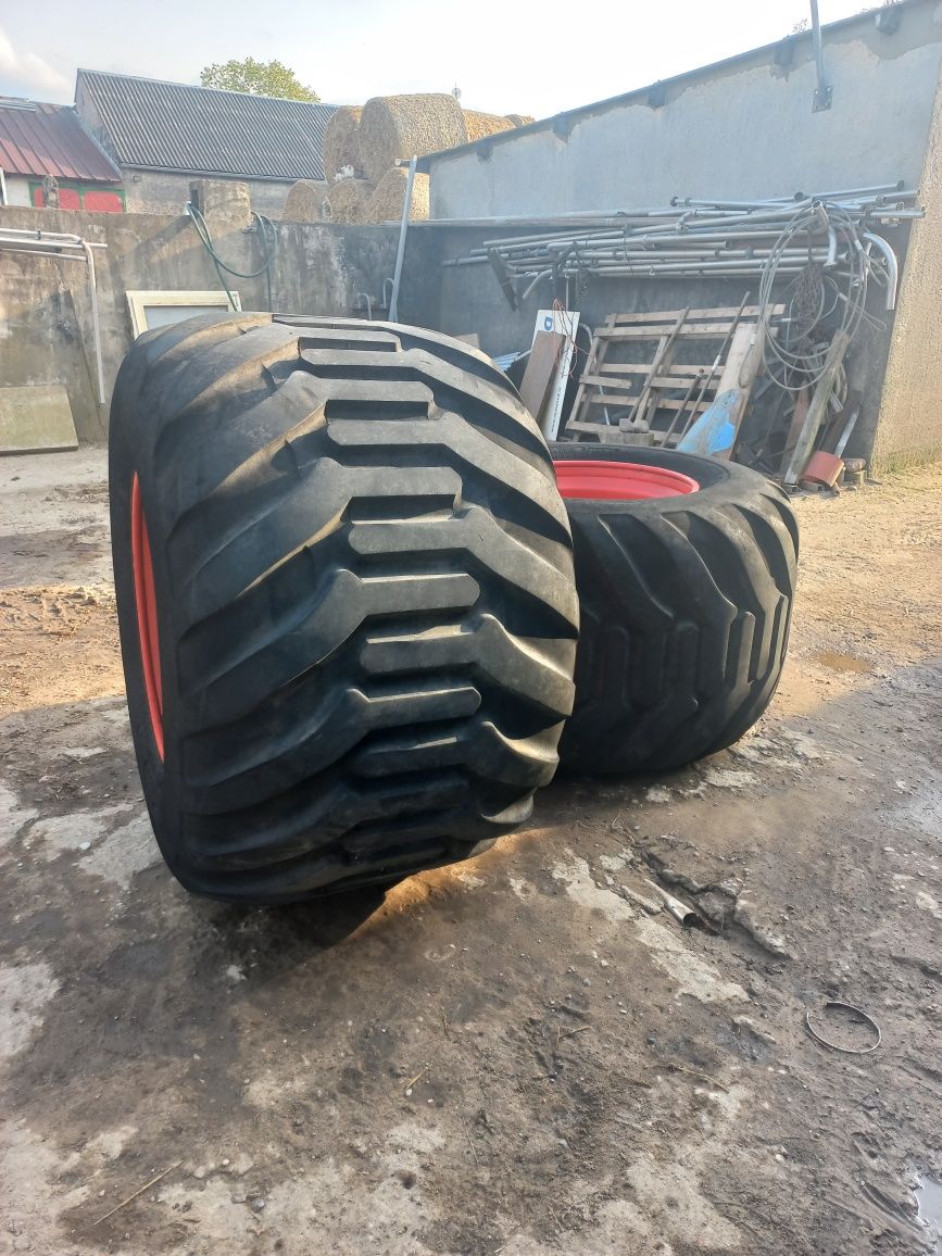 Opony 850/40 R 26.5  2szt