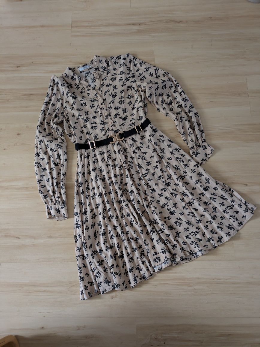 Sukienka w kwiaty Reserved S