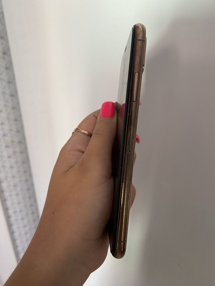 Продам IPhone 10 xr
