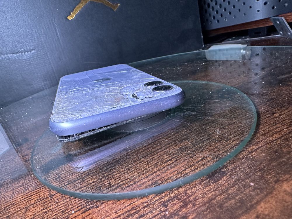 Iphone 11 Uszkodzony Technicznie w pełni sprawny