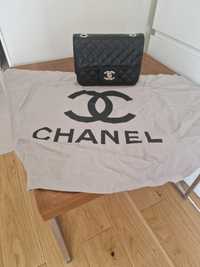Piękna torebka Chanel w kolorze czarnym