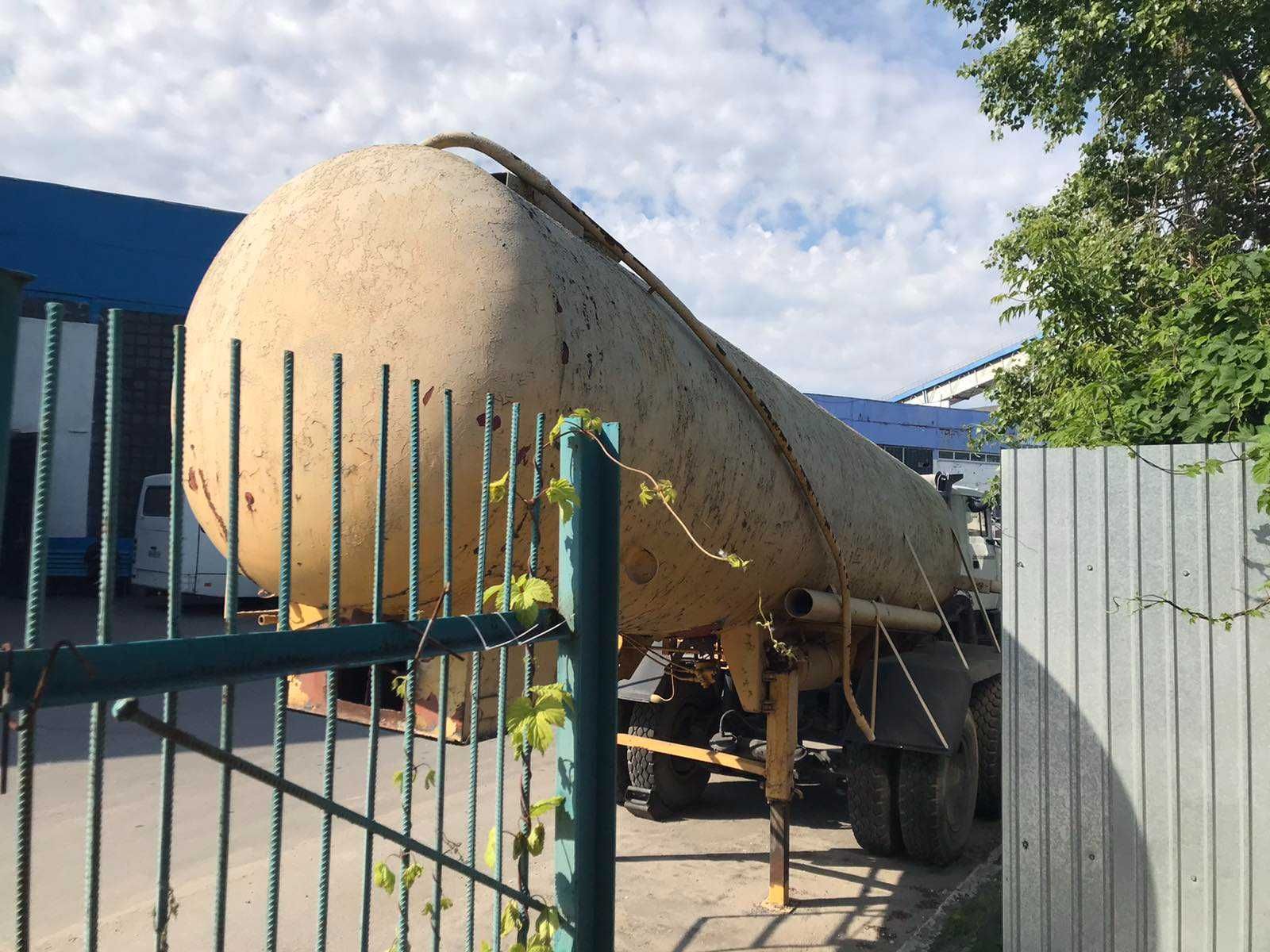 Продам  напівпричіп цистерна  ТЦ-13  1992 р. в.