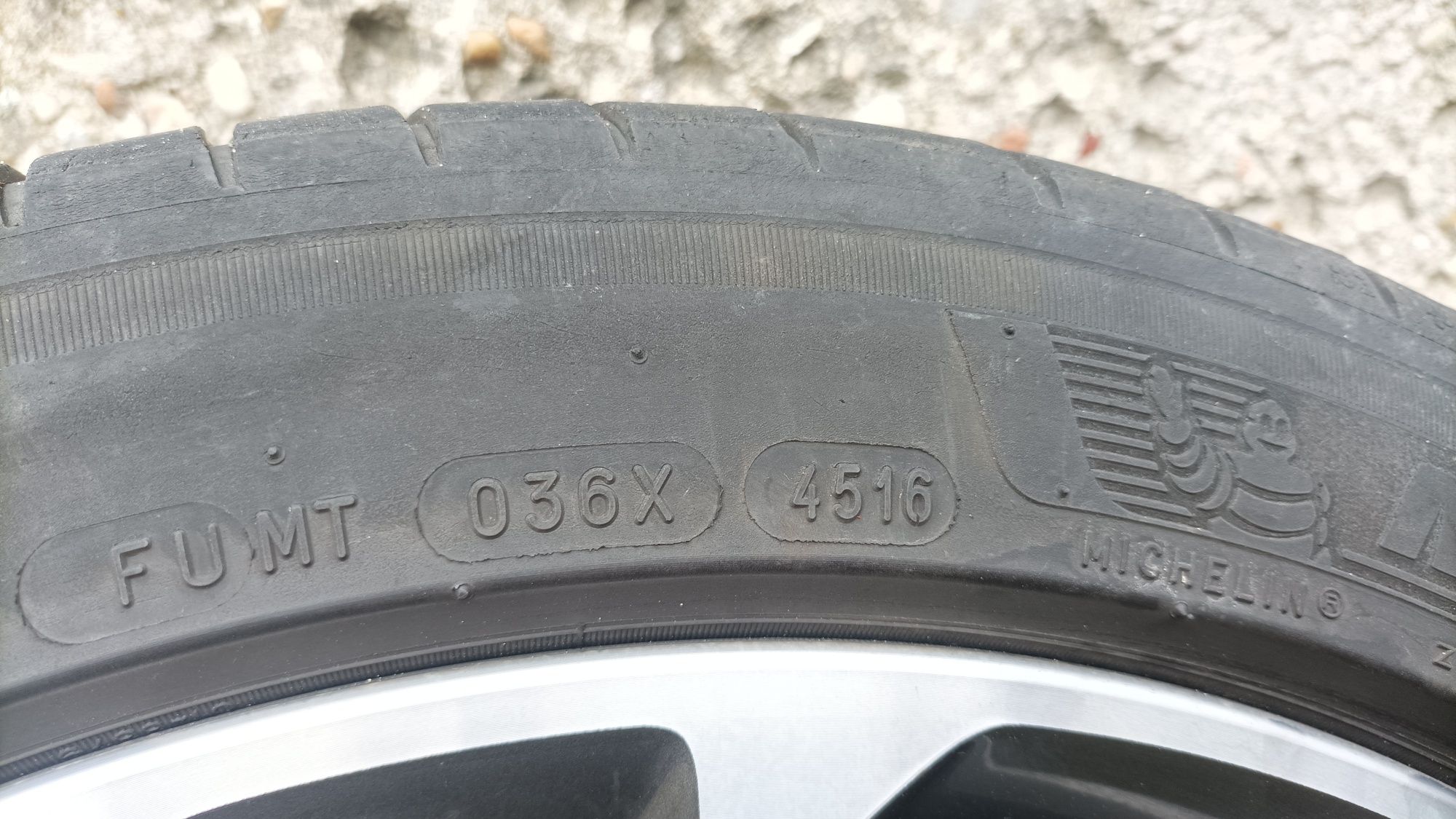 Koła (alufelgi 7.5Jx18+opony Michelin 225/45ZR18) oryginał KIA Niro