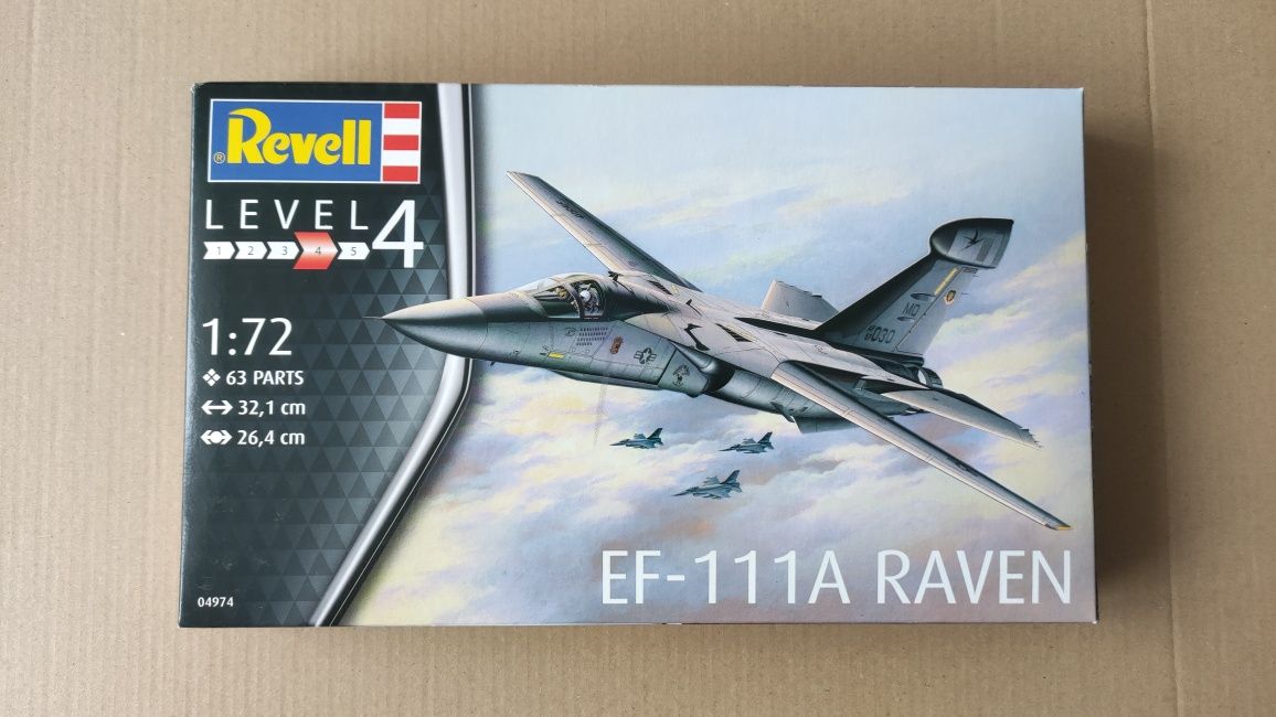 Сборная модель самолета 1:72 EF-111A Raven Revell 04974