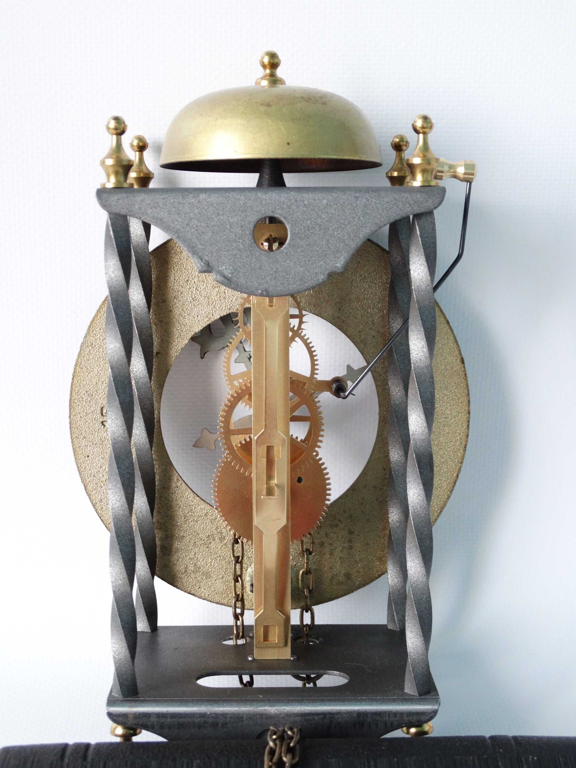 Годинник-скелетон TEMPUS FUGIT з боєм