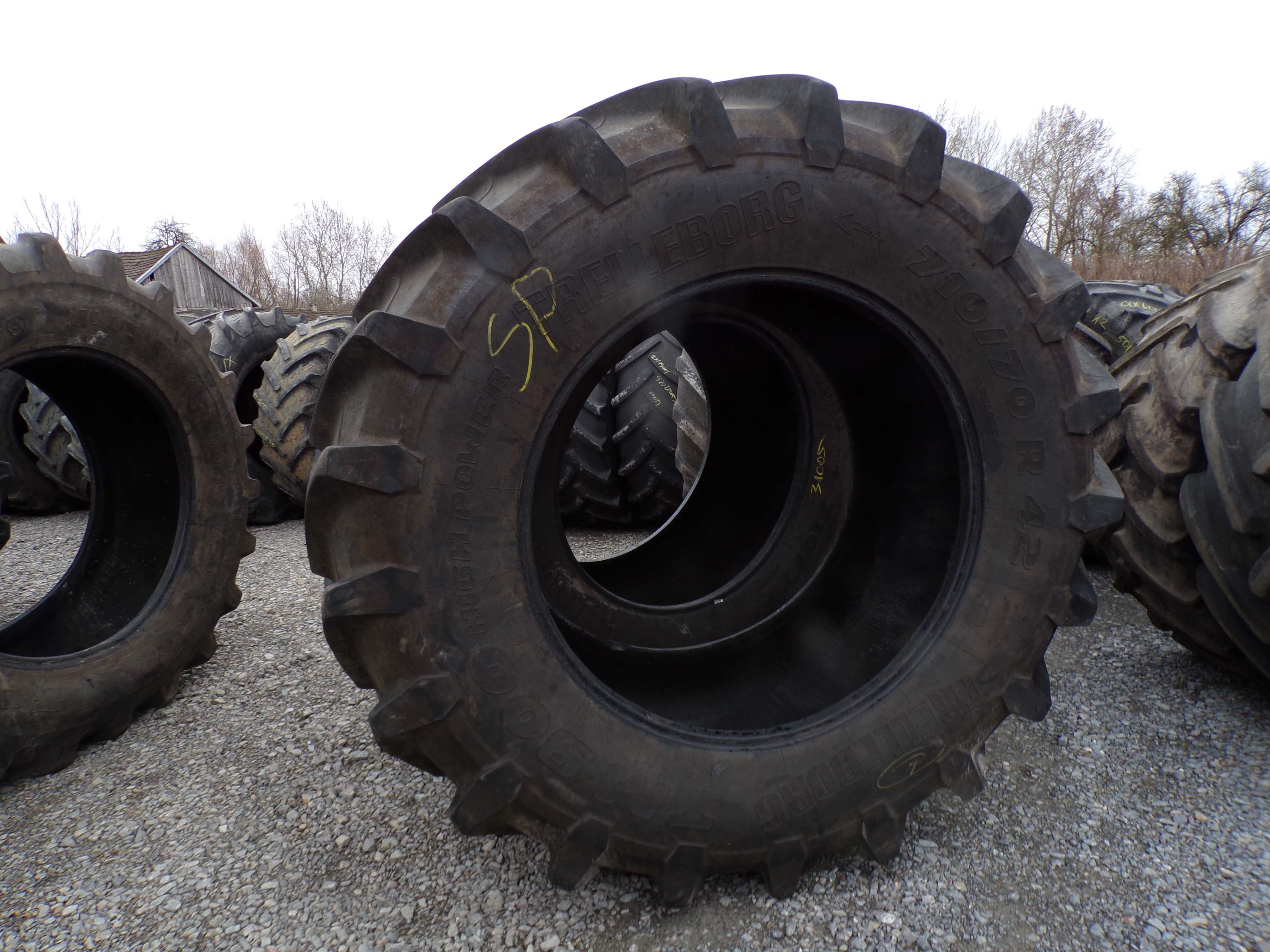 Opona 710/70R42 TRELLEBORG TM 900 PARA (3600 netto/szt.)