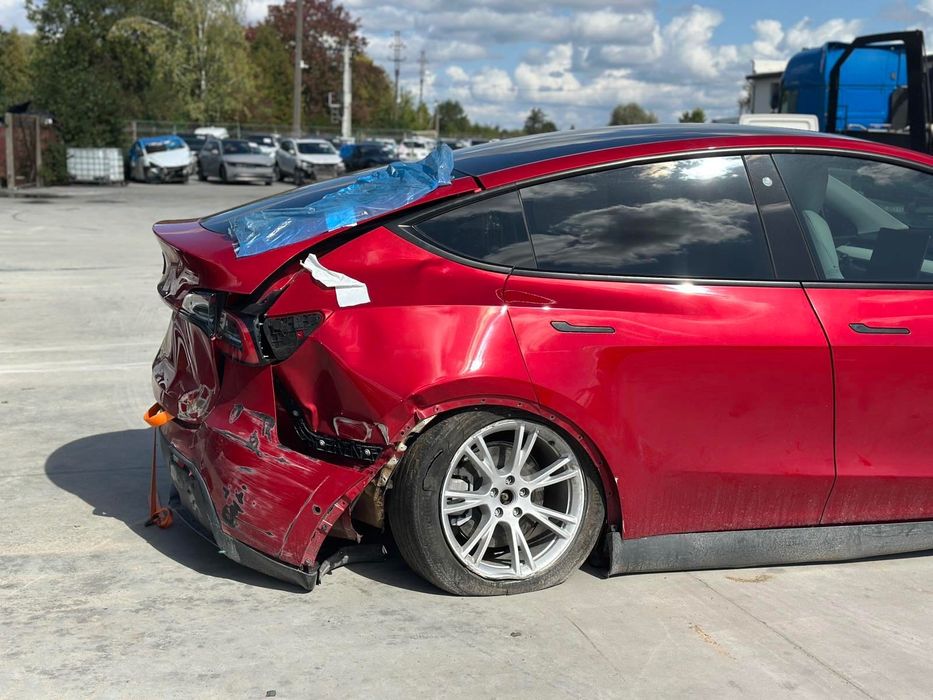 Tesla Model Y 2021