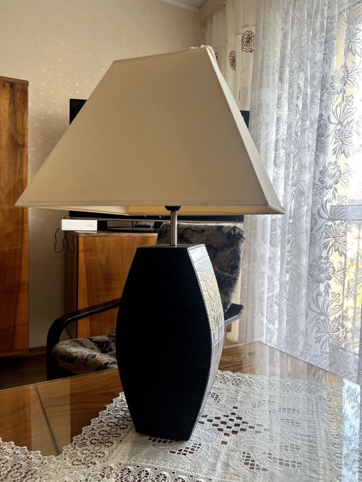 2 Lampy stołowa, czarna z jasnym kloszem