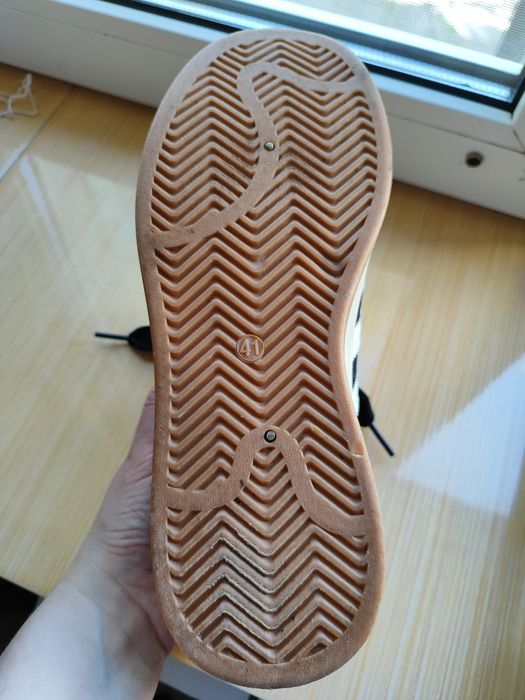 Продам чоловічі кросівки