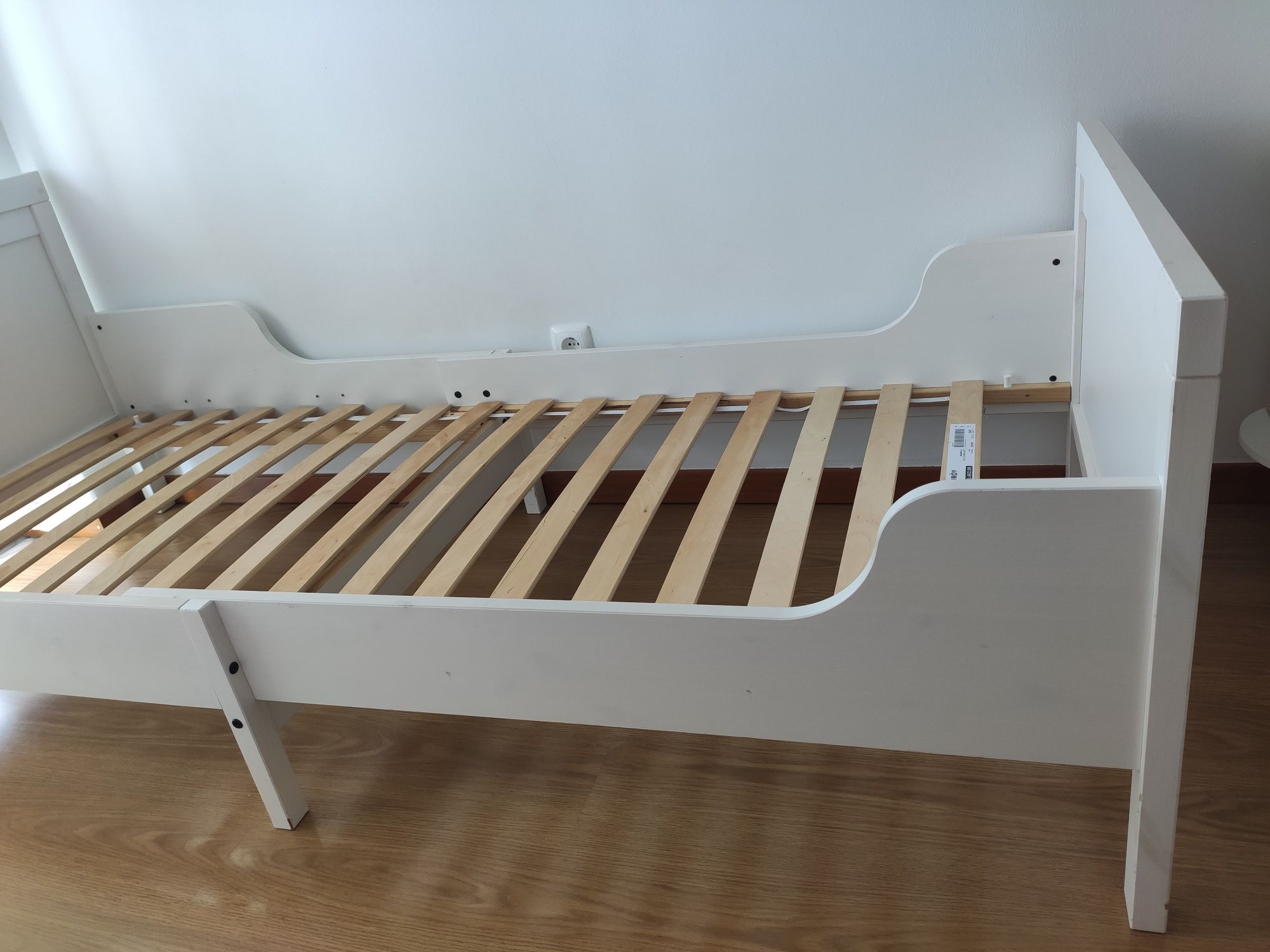 Cama extensível Ikea sundvik + colchão
