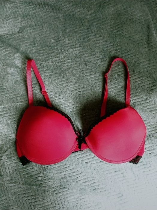 Stanik czerwony Carry 75C