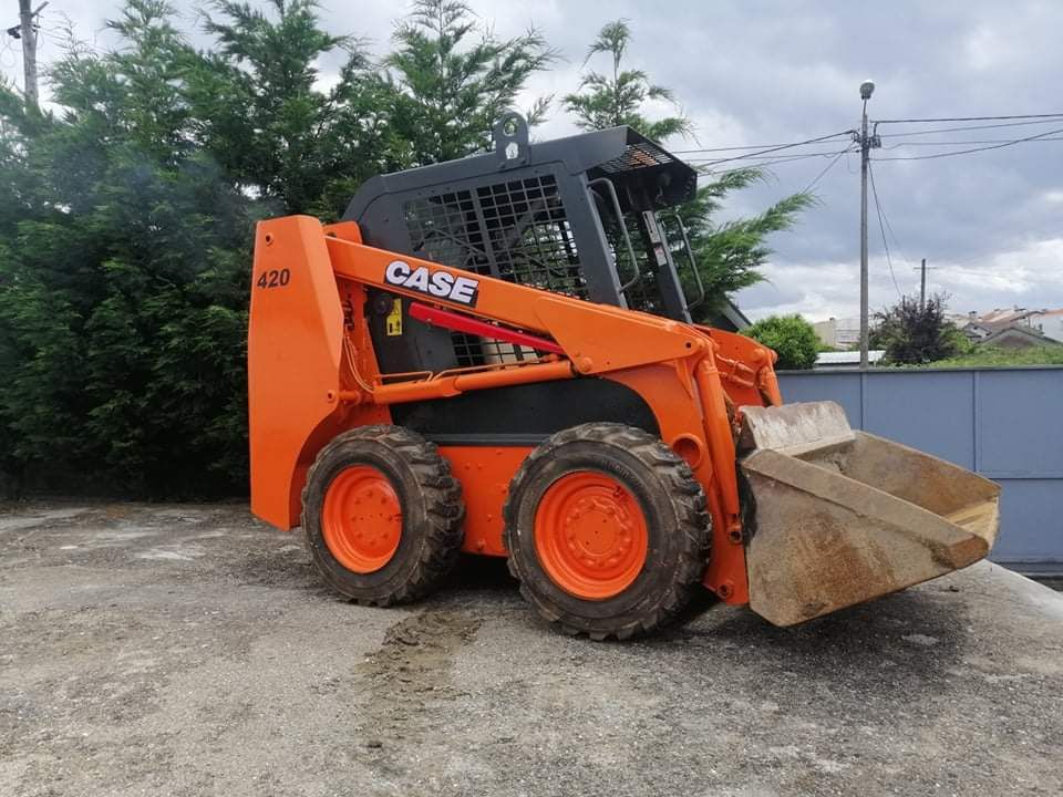 Serviço retroescavadora, camião grua, "bobcat" desaterro