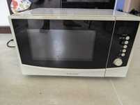 Kuchenka mikrofalowa mikrofalówka ELECTROLUX EMS 20400