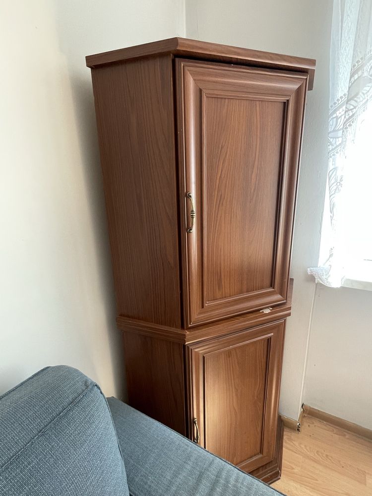 Duza komoda i wysoka szafka pojemne i ustawne