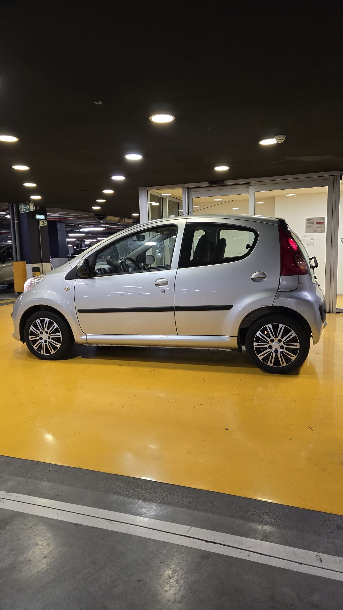 Lindo Peugeot  107