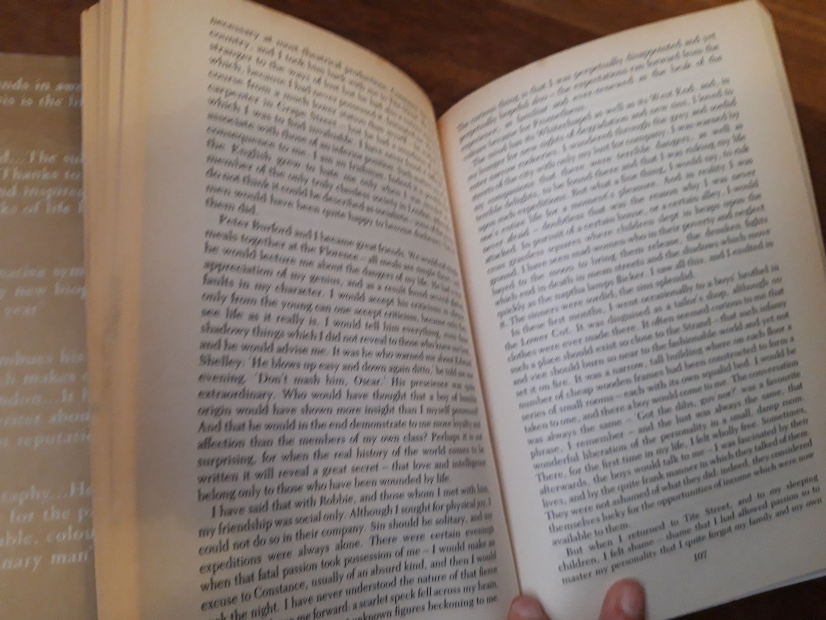 2 livros Peter Ackroyd (inglês): First Light/Oscar Wilde