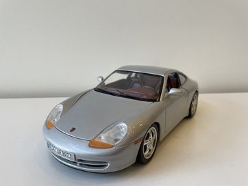 53. Model Porsche 911 Carrera 1:18 BBurago Burago (nie maisto welly)