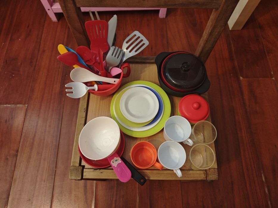 Cozinha brincar com imensos acessórios