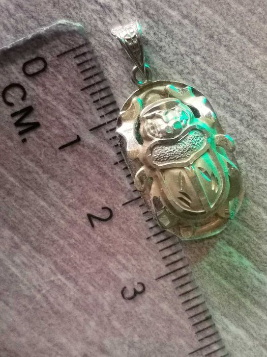 złoty Skarabeusz - zawieszka wisior amulet z Egiptu, złoto 750