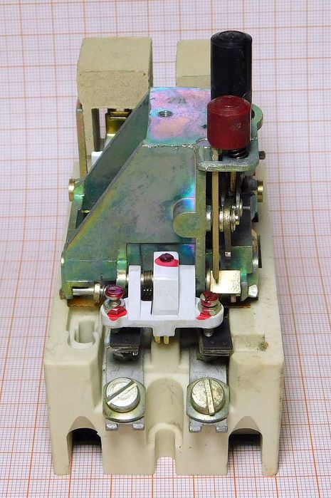 Wyłącznik 3A 220V 50Hz N 102L FAEL wyzwalacz termiczny 2A [LL]