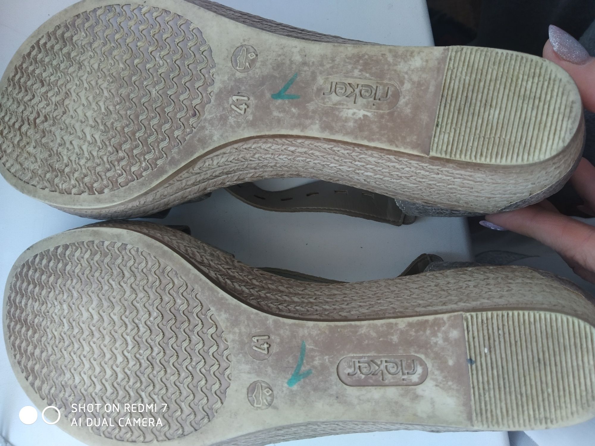 Продам женские босоножки, туфли