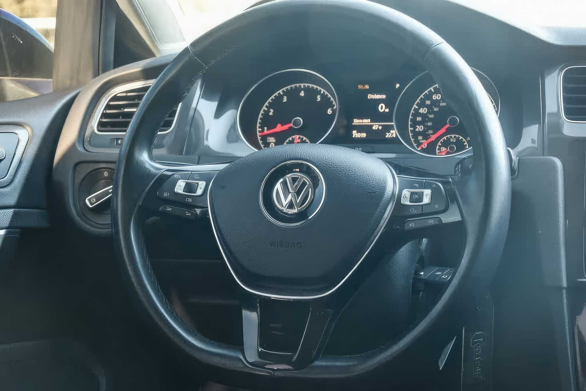 2018 Volkswagen Golf TSI S