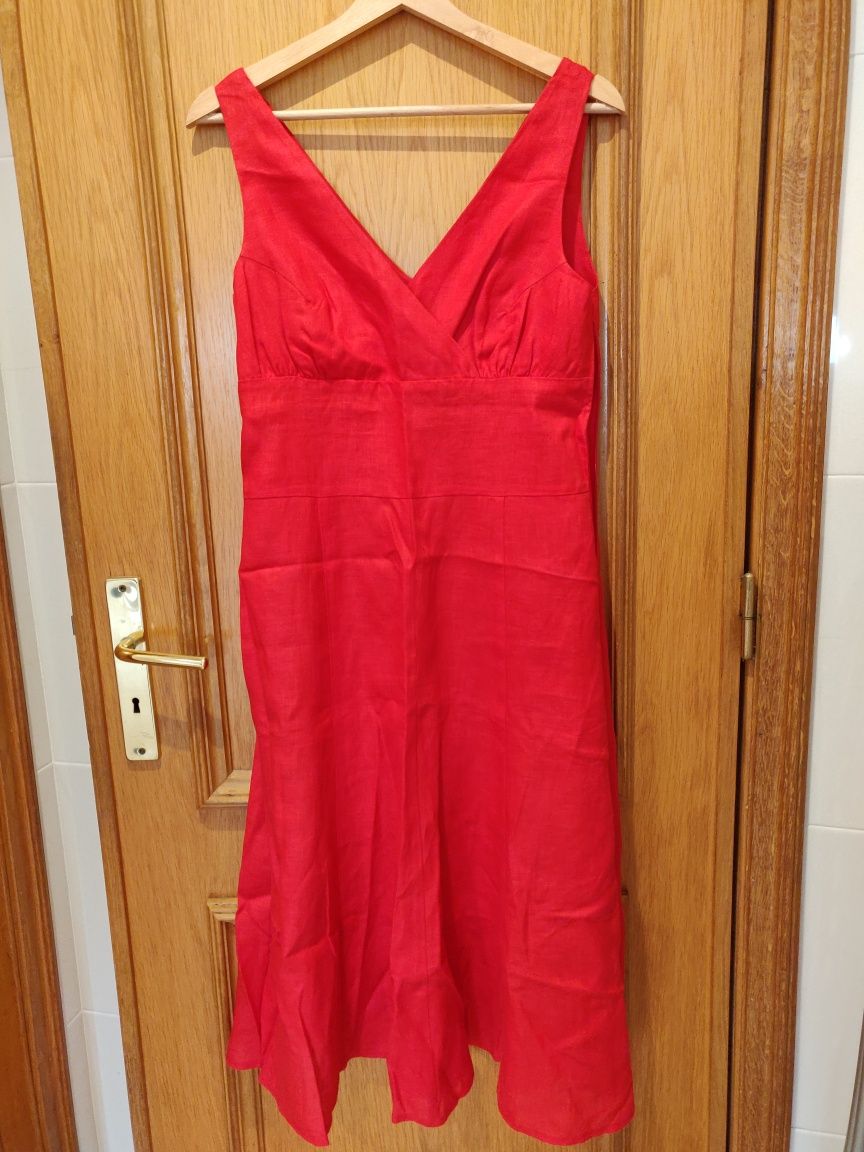 Vestido vermelho clássico