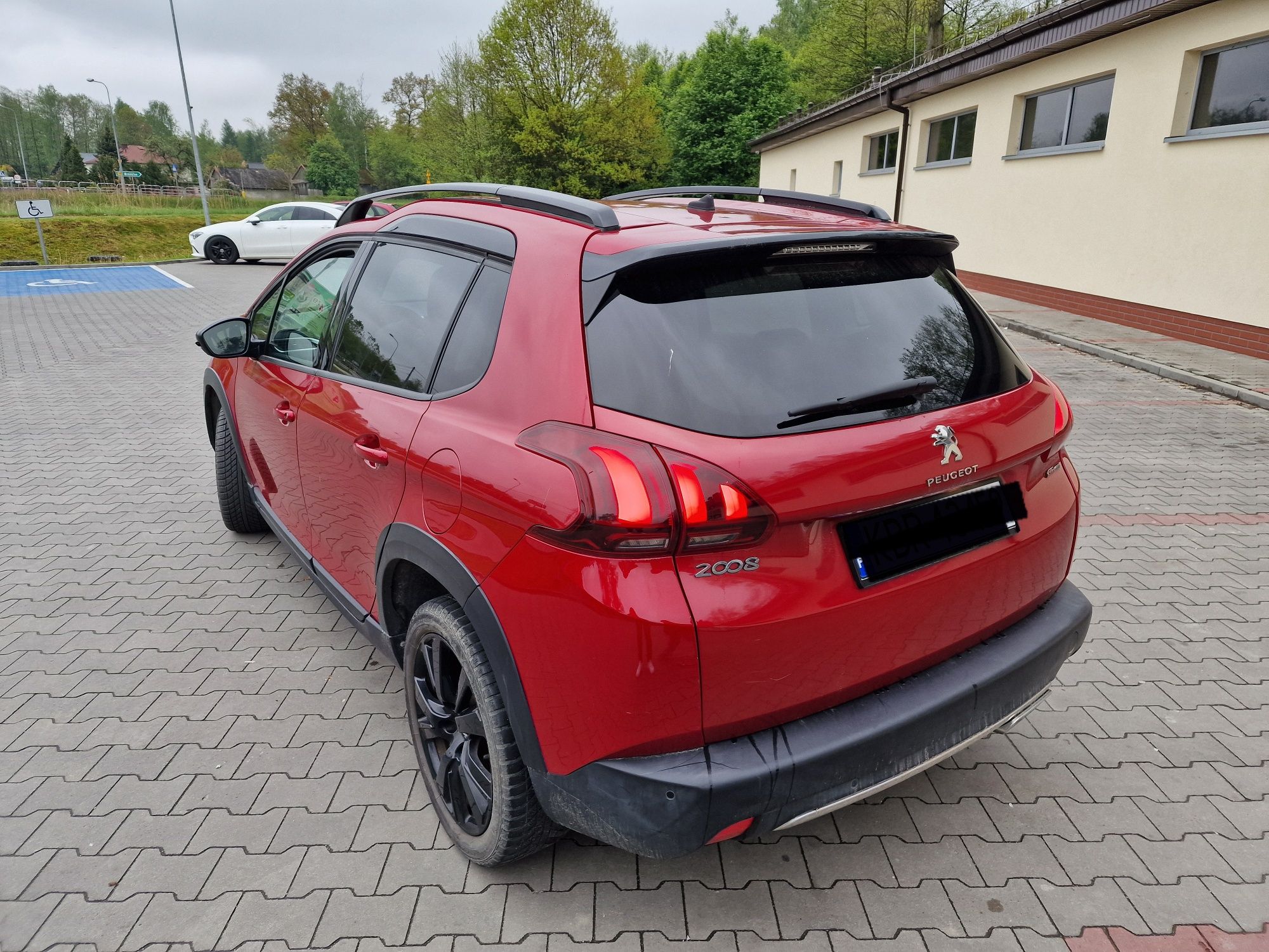 Peugeot 2008 gt po gradzie