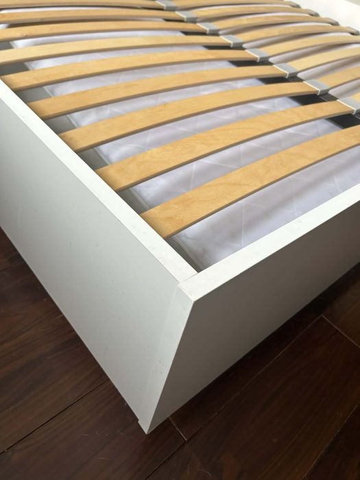 Łóżko Białe z Oświetleniem Marsylia 160x200