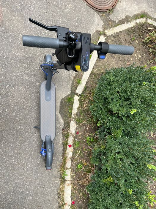 Електросамокат Xiaomi Mi Electric Scooter 3