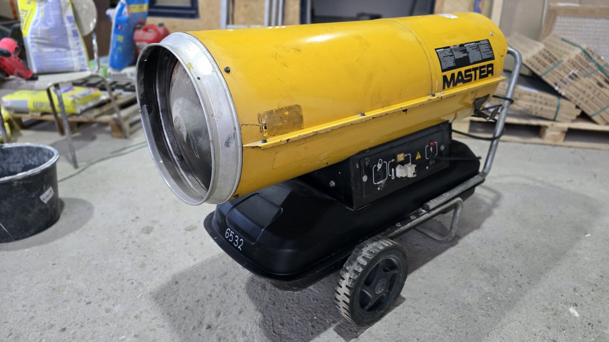 Nagrzewnica olejowa 65kW Master B230