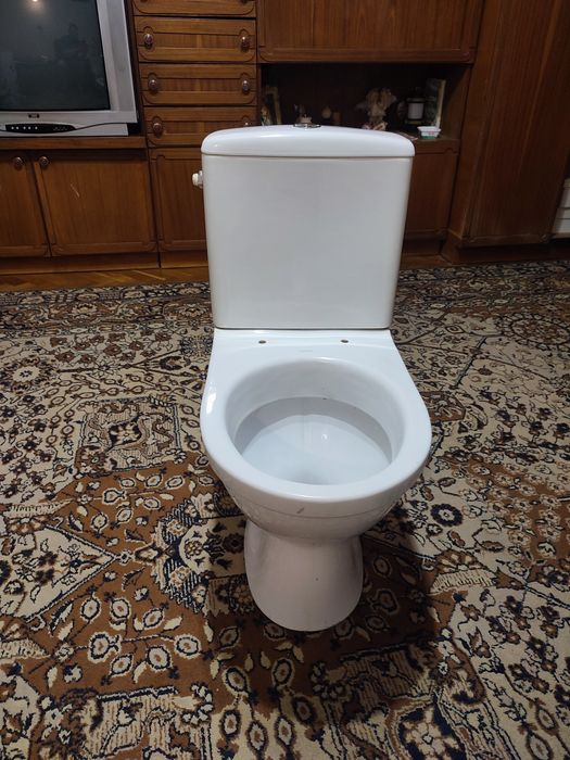 Продам унітаз Cersanit церсаніт