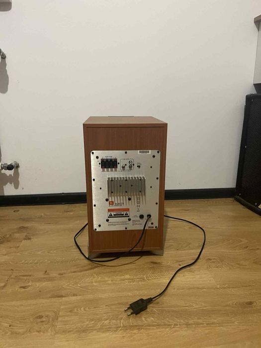 Subwoofer aktywny JBL SUB178 do kina domowego