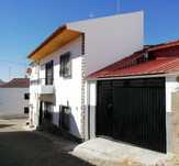 Vende se moradia com garagem