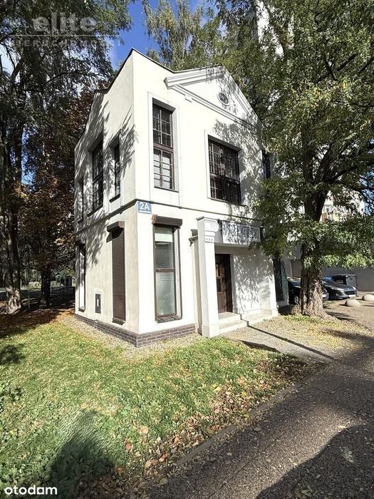 Budynek handlowo usługowy blisko Galaxy i Oxygen.